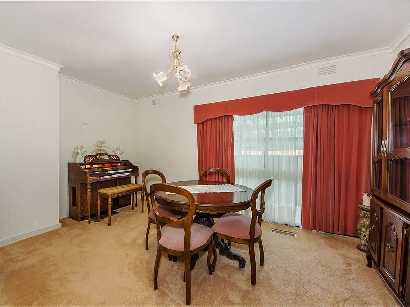 6 Santiago Street, ST ALBANS VIC 3021, St Albans - Thumbnail 3