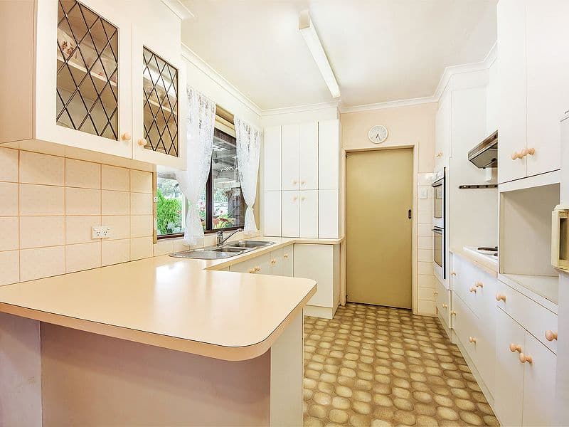 6 Santiago Street, ST ALBANS VIC 3021, St Albans - Thumbnail 4