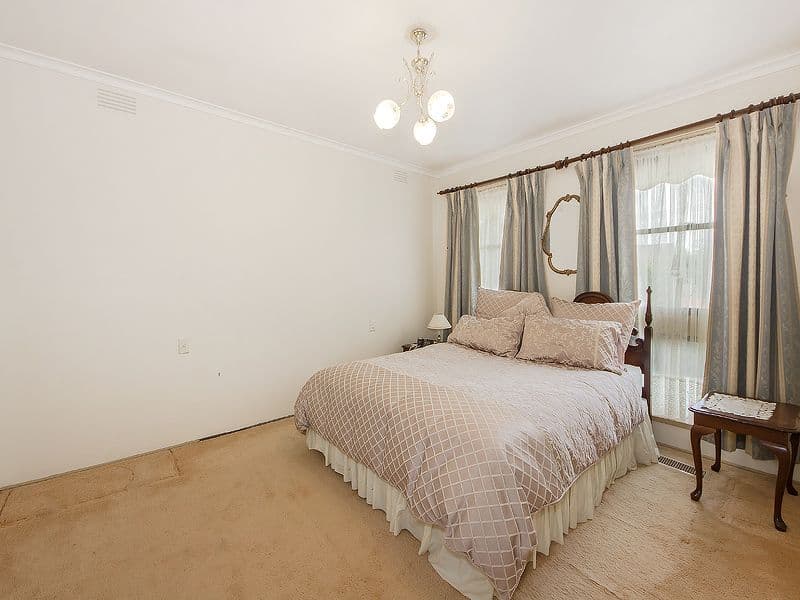 6 Santiago Street, ST ALBANS VIC 3021, St Albans - Thumbnail 6