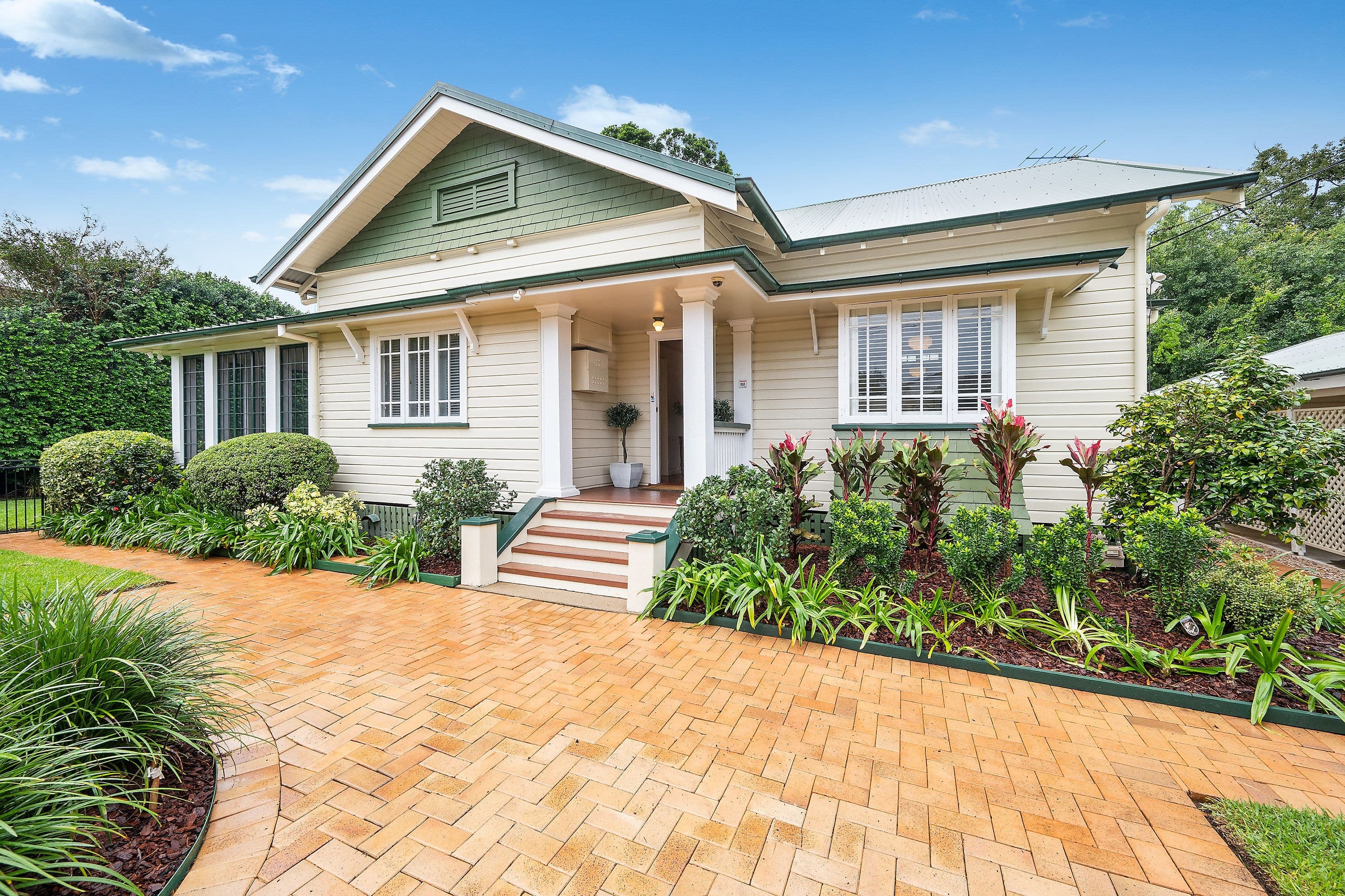 28 Dewar Terrace, Sherwood QLD 4075, Sherwood - Image 1