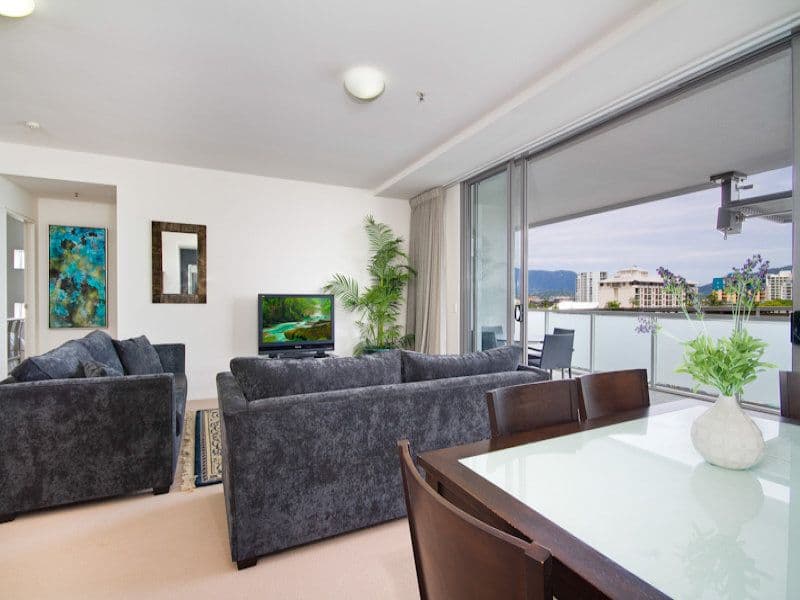 1 Marlin Parade, CAIRNS CITY QLD 4870, Cairns City - Thumbnail 3