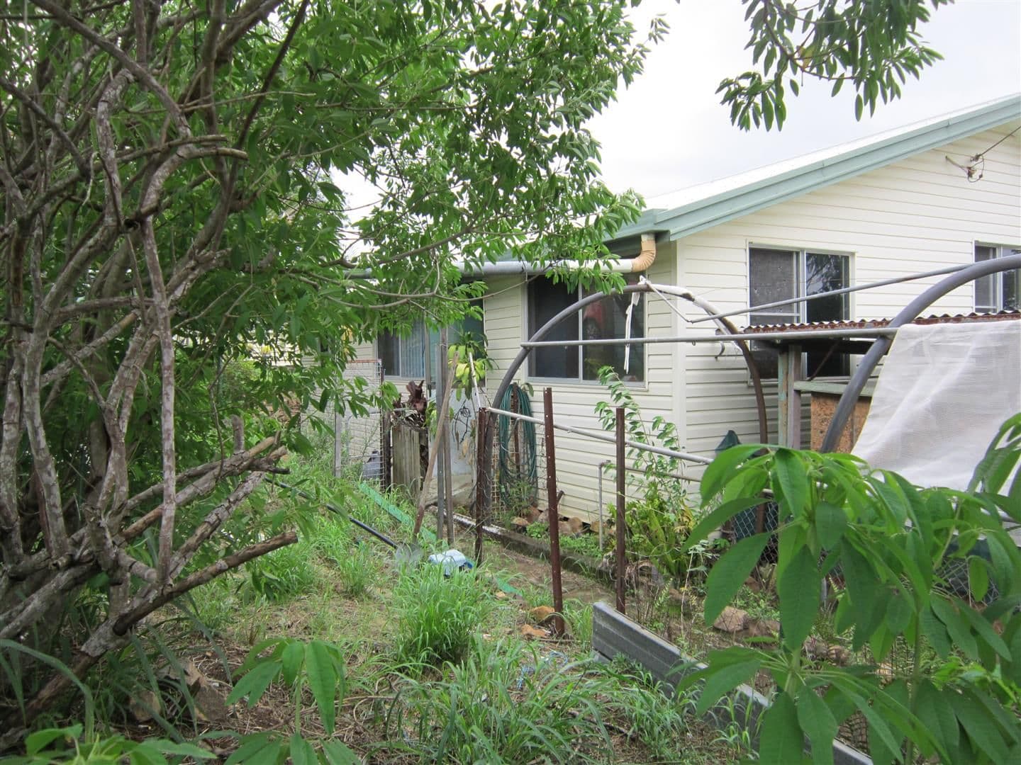 9 Hall Street, Mount Morgan QLD 4714, Mount Morgan - Image 1