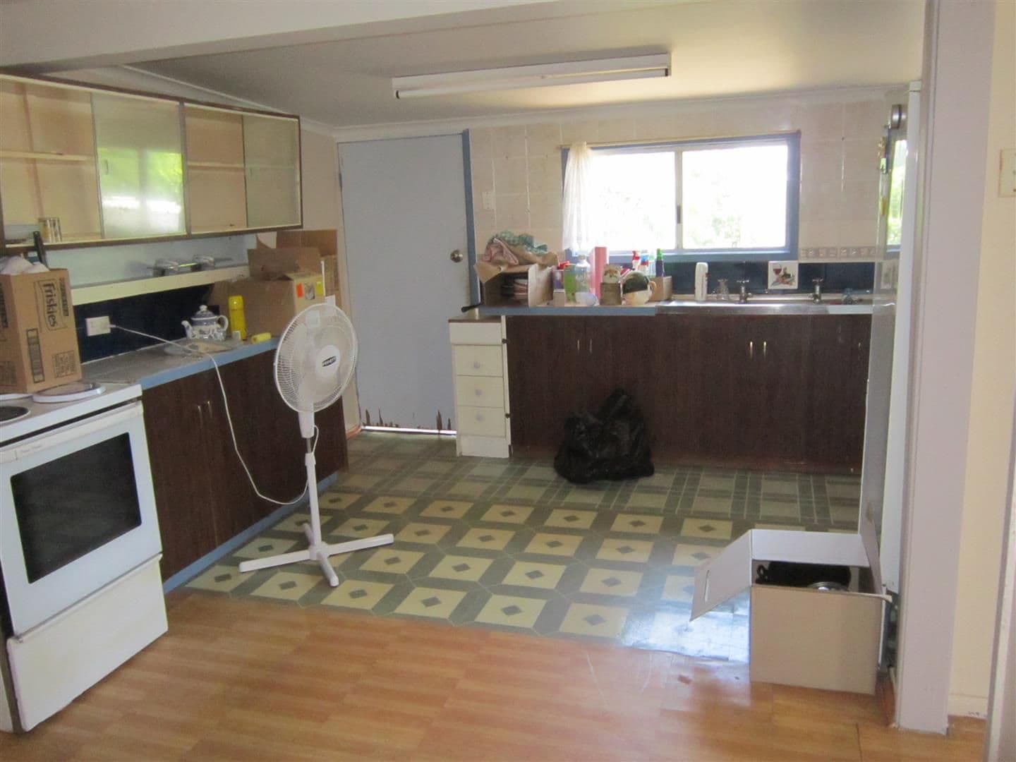 9 Hall Street, Mount Morgan QLD 4714, Mount Morgan - Thumbnail 2