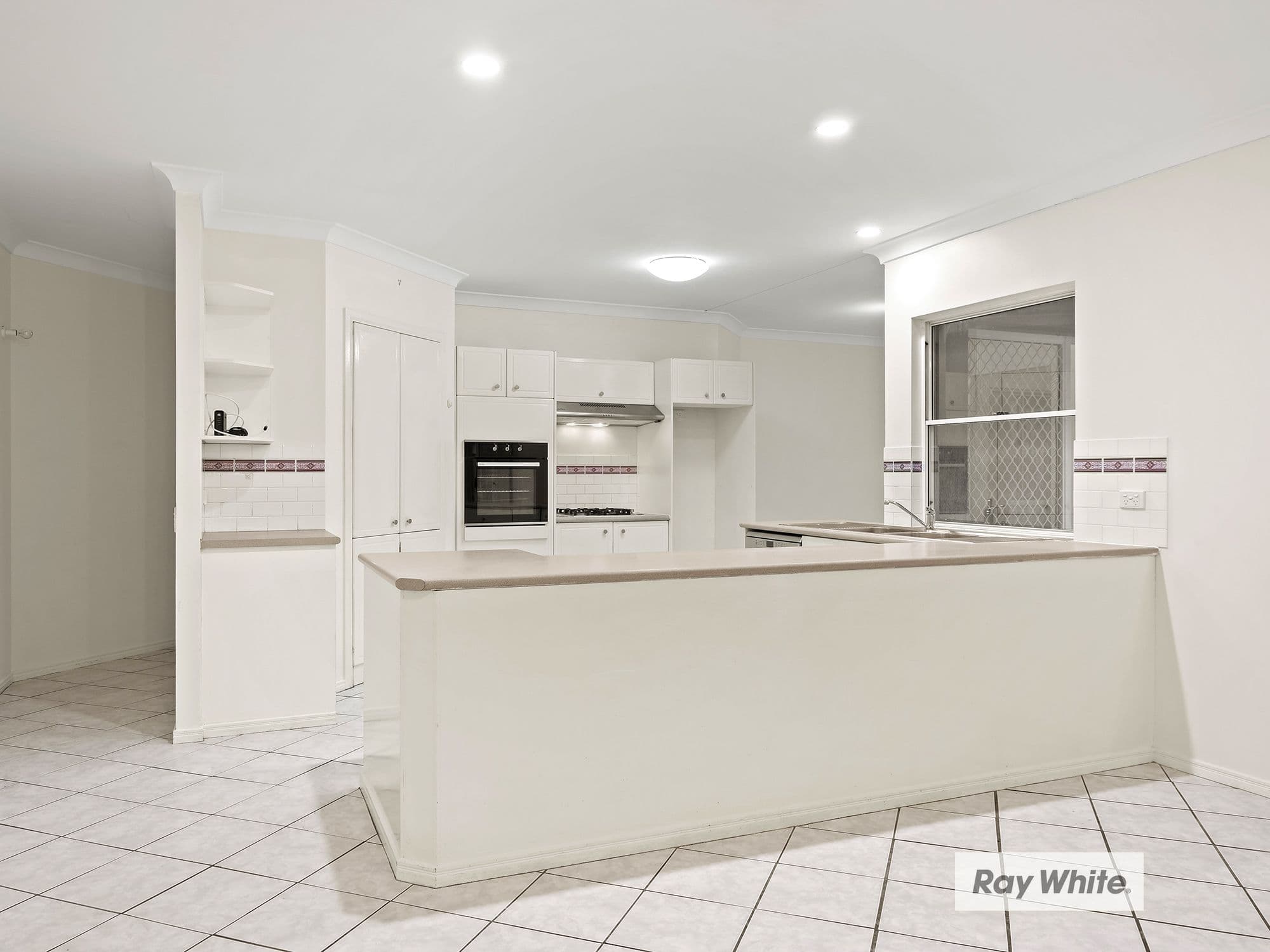 9 Glengyle Place, Forest Lake QLD 4078, Forest Lake - Thumbnail 4