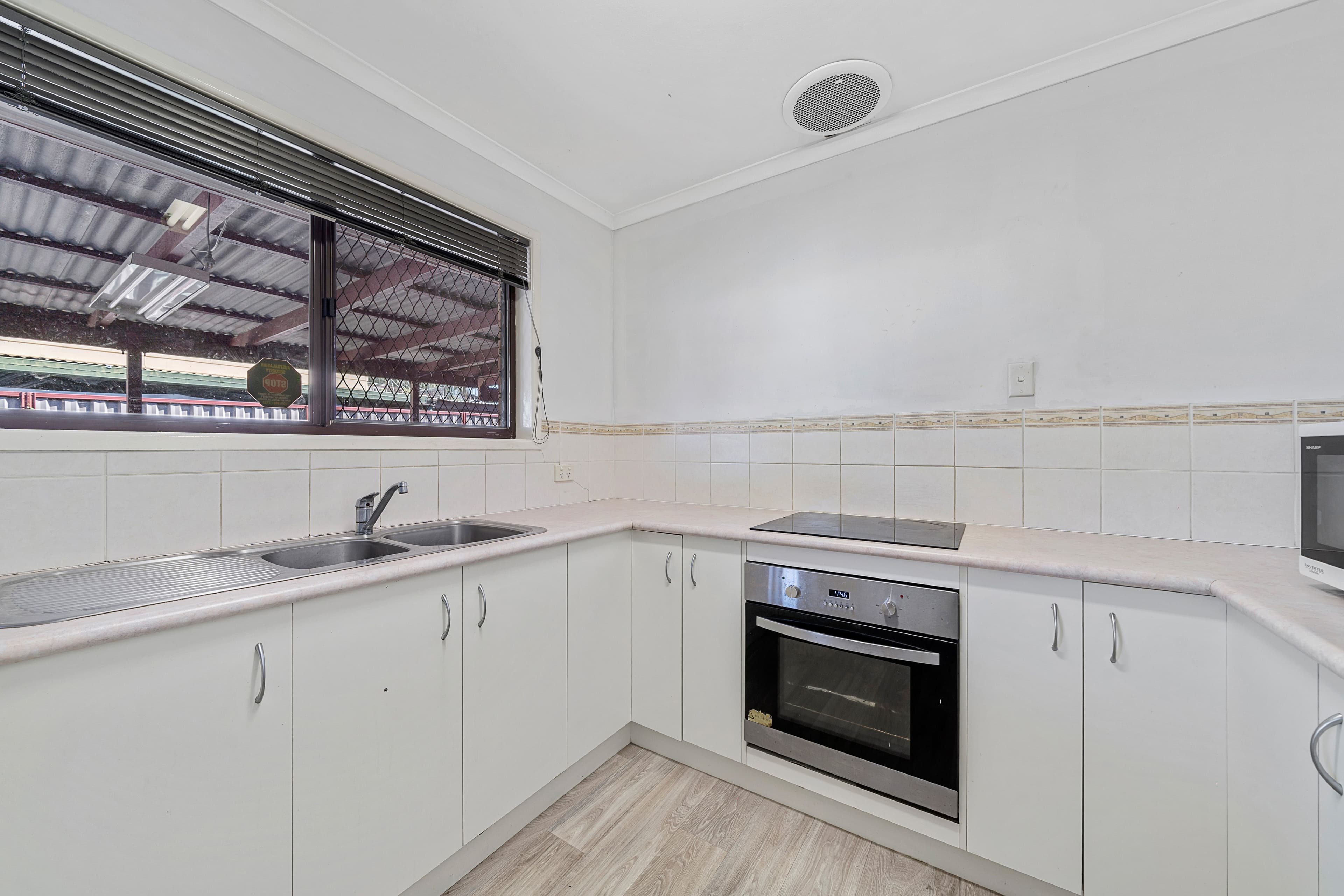 33 Ceduna Street, Loganholme QLD 4129, Loganholme - Thumbnail 3