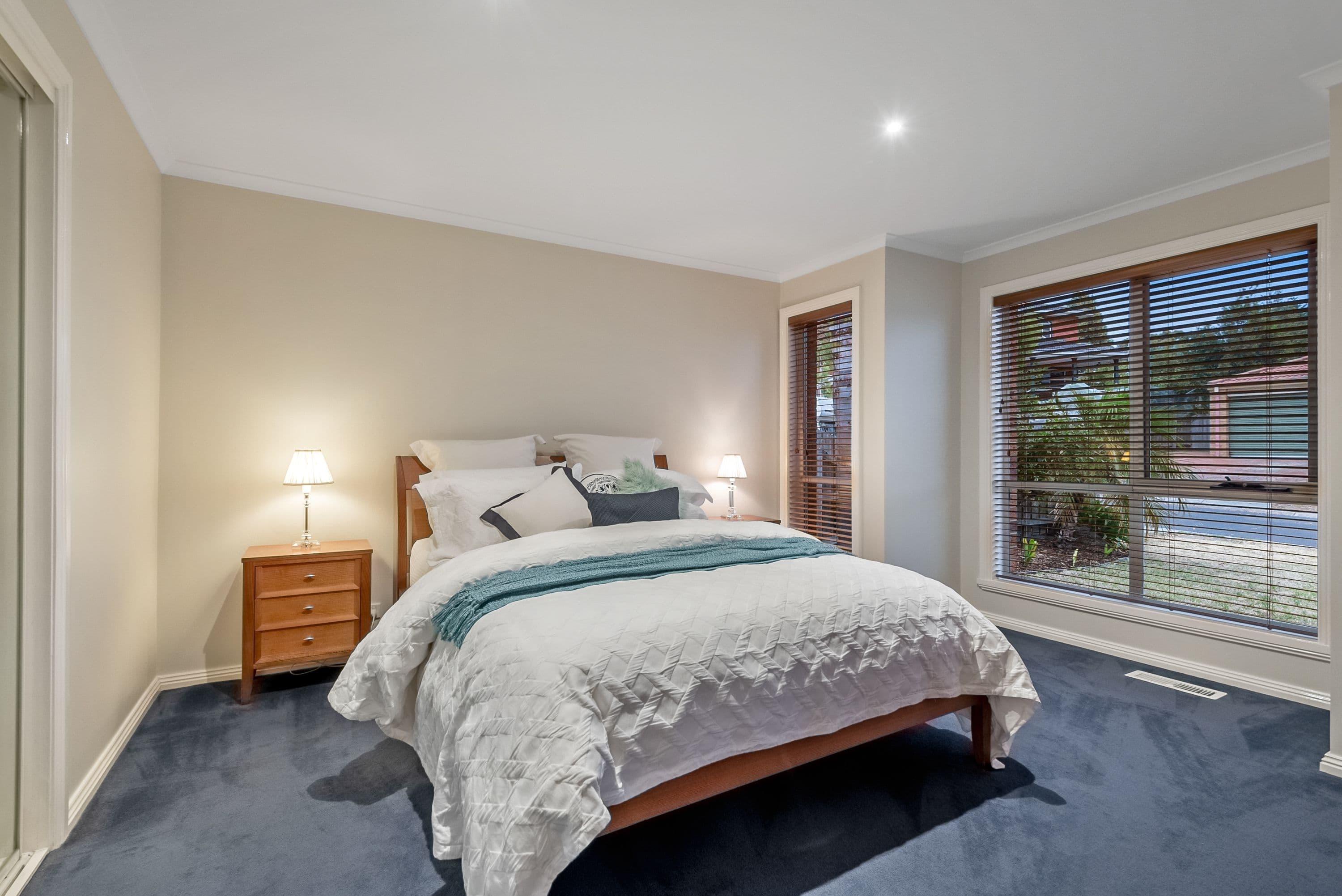 10 Saunders Court, Roxburgh Park VIC 3064, Roxburgh Park - Thumbnail 2