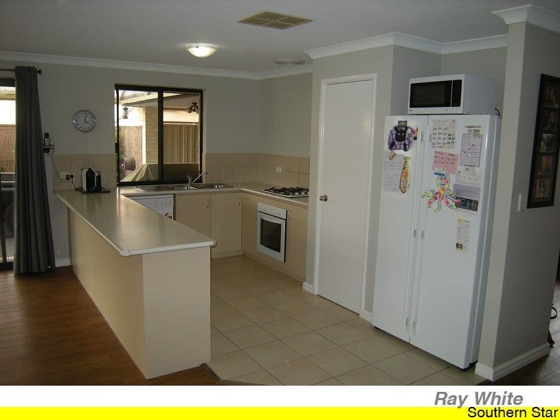 30 Fallon Place, SEVILLE GROVE WA 6112, Seville Grove - Thumbnail 6