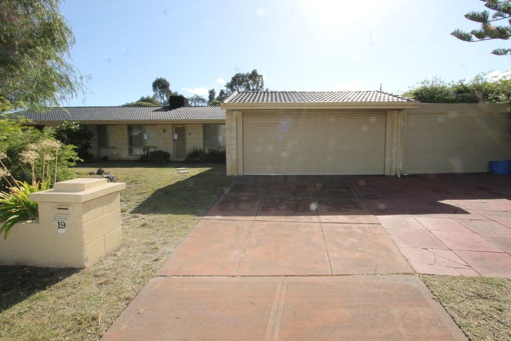 19A Bayview Vista, Ballajura WA 6066, Ballajura - Image 1