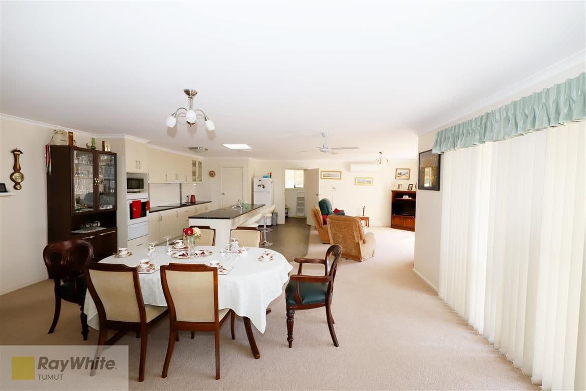 33 Simpson Street, Tumut - Thumbnail 2