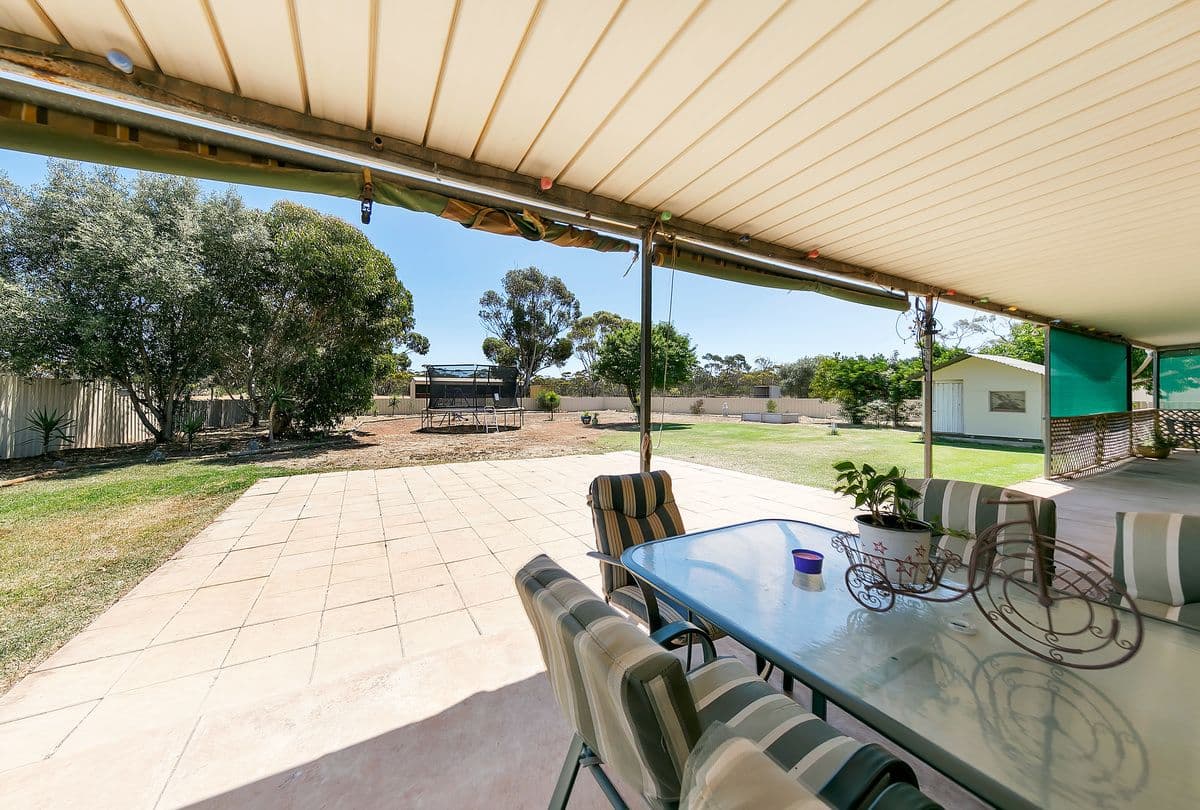 44 Jackson Road, Russell Island QLD 4184, Russell Island - Thumbnail 3