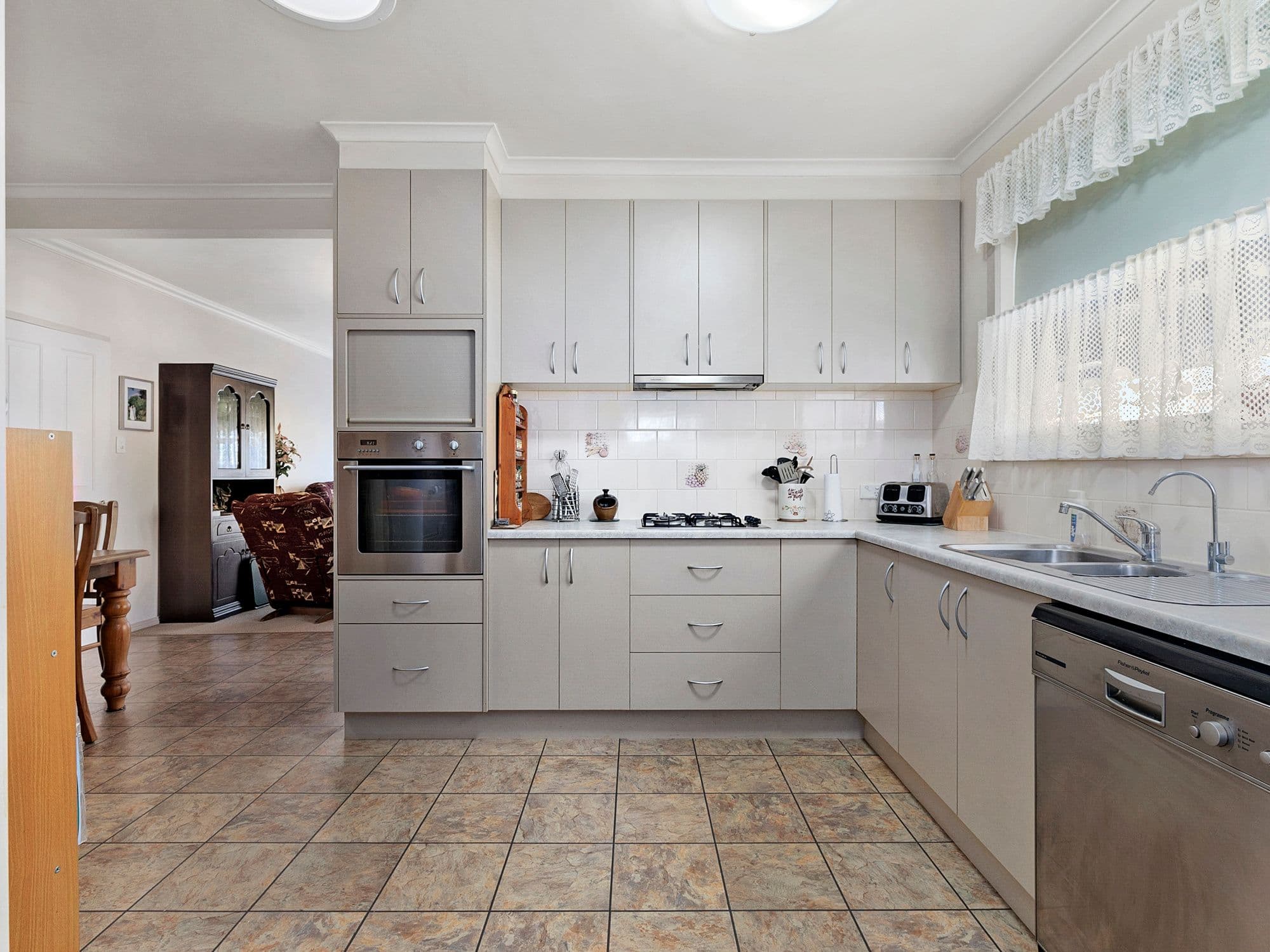 15 CLARKE Street, Seymour VIC 3660, Seymour - Thumbnail 4