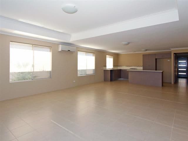 10 Middle Parkway, CANNING VALE WA 6155, Canning Vale - Thumbnail 5