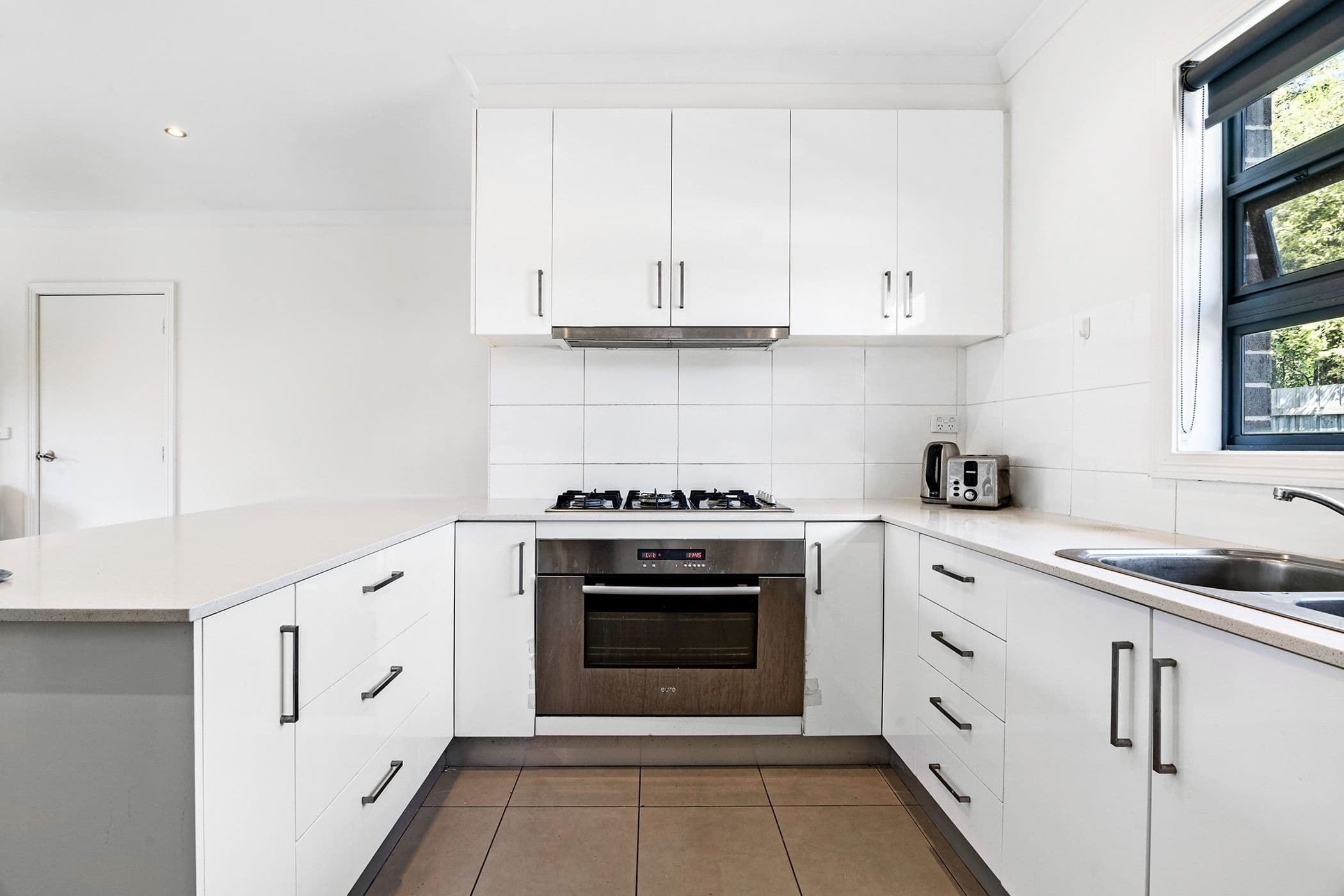 4 Hiscock Street, Chadstone VIC 3148, Chadstone - Thumbnail 2