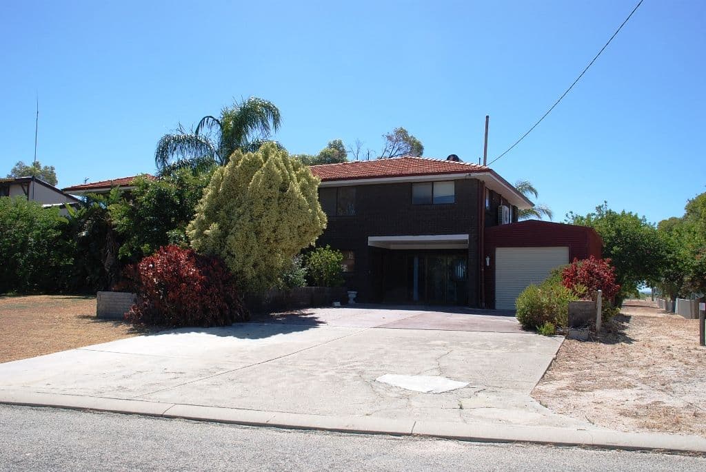 32 Padbury Street, JURIEN BAY WA 6516, Jurien Bay - Thumbnail 2