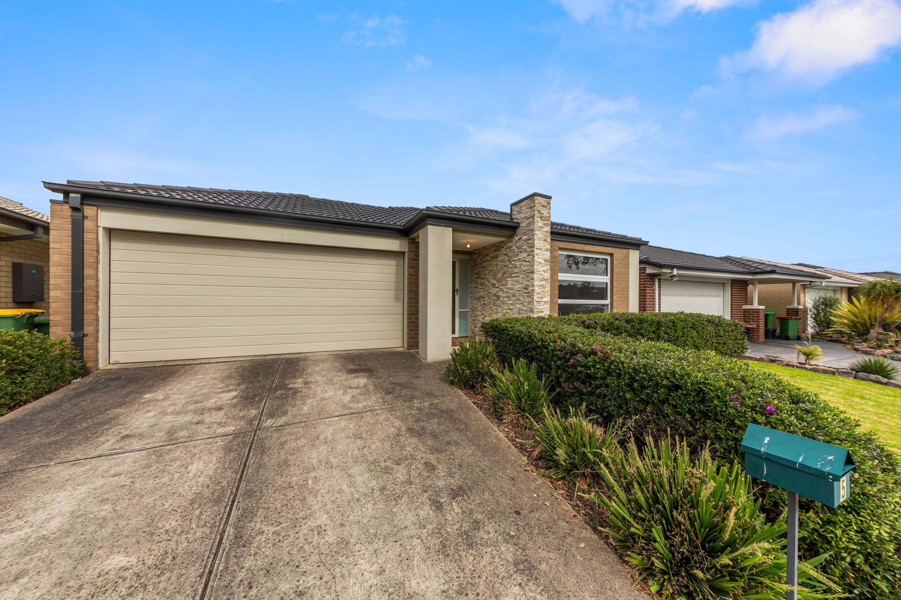 5 Rebecca Court, Pakenham VIC 3810, Pakenham - Thumbnail 2