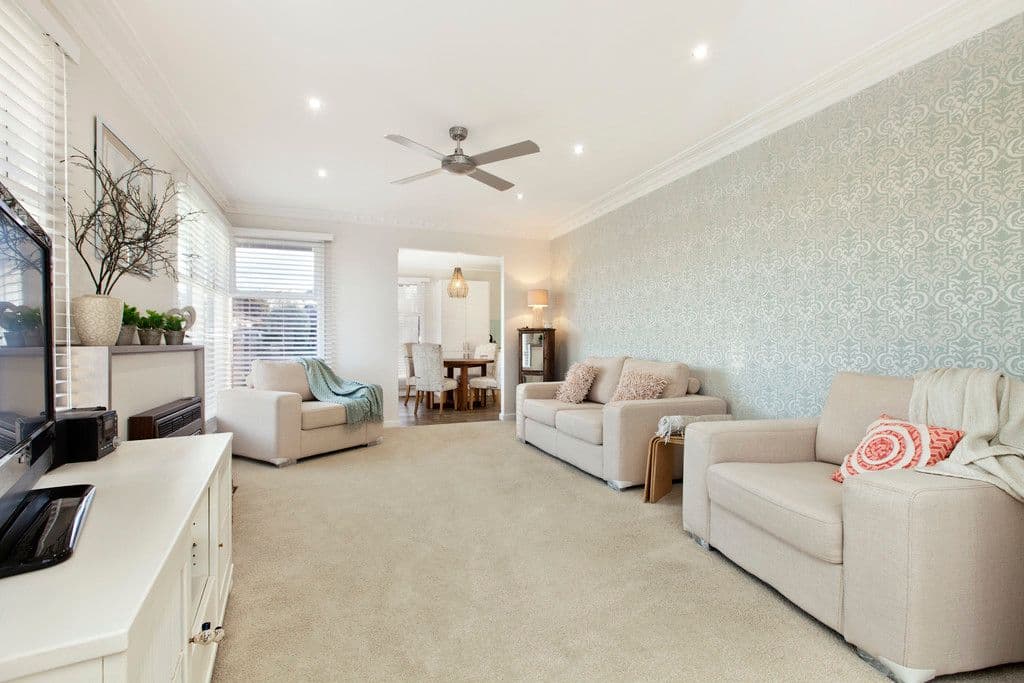 20 Pauls Crescent, WENDOUREE VIC 3355, Wendouree - Thumbnail 2