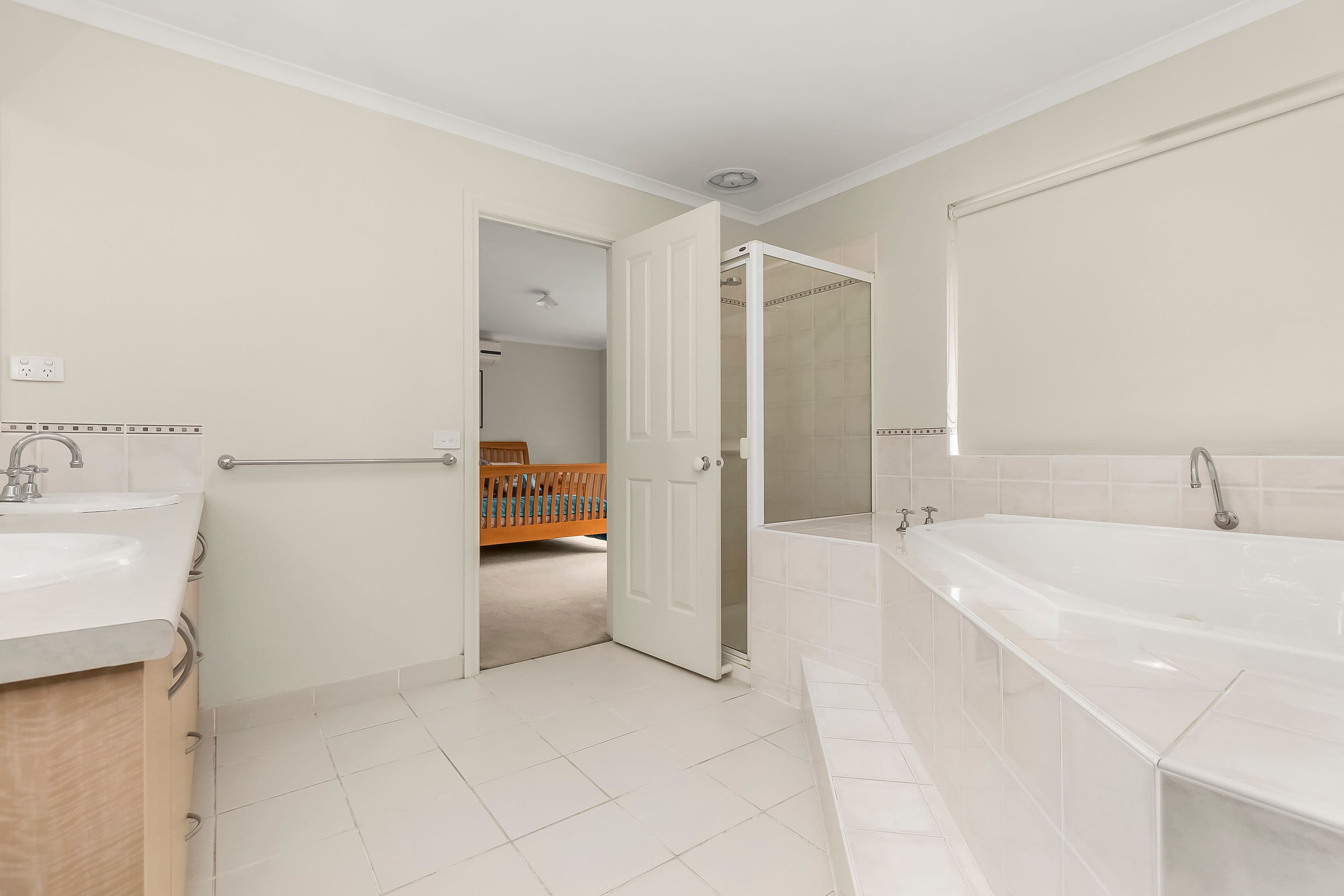 25 Larkspur Circuit, Glen Waverley VIC 3150, Glen Waverley - Thumbnail 8