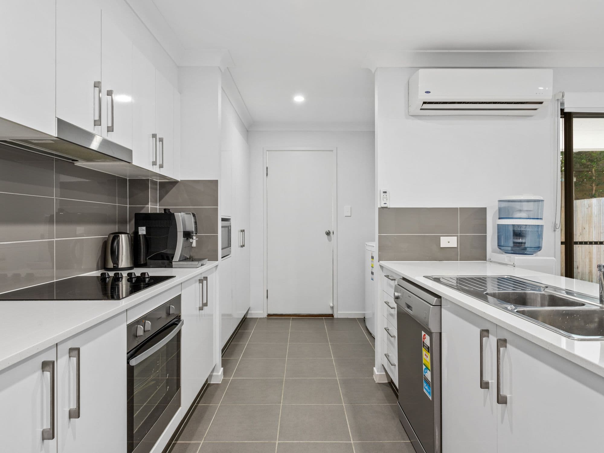 55 Anne Street, Southport QLD 4215, Southport - Thumbnail 2