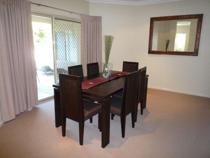 10 Blackfen Court, ARUNDEL QLD 4214, Arundel - Thumbnail 8