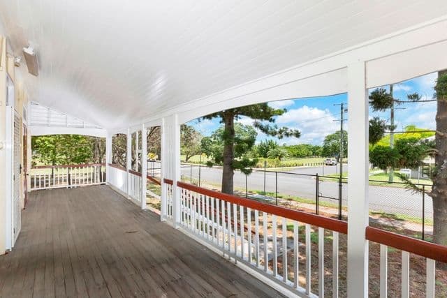 95 Glebe Road, Silkstone QLD 4304, Silkstone - Thumbnail 3