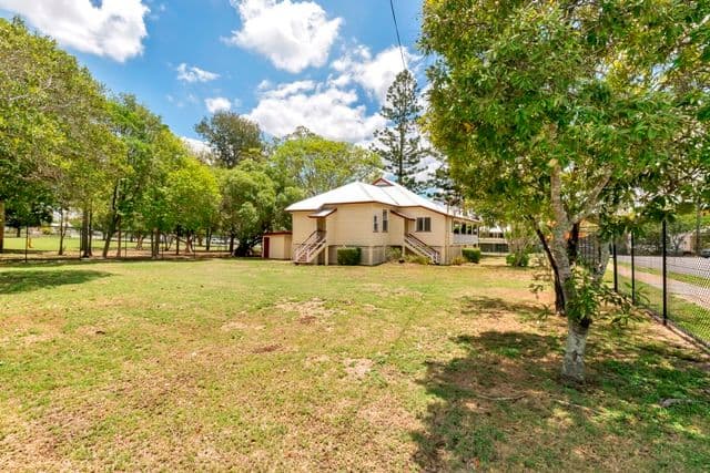 95 Glebe Road, Silkstone QLD 4304, Silkstone - Thumbnail 4