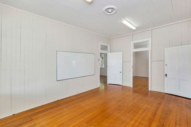95 Glebe Road, Silkstone QLD 4304, Silkstone - Thumbnail 7