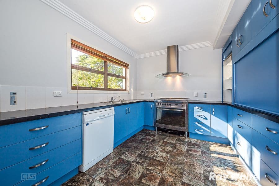 32 Cumming Street, Bongaree QLD 4507, Bongaree - Thumbnail 5