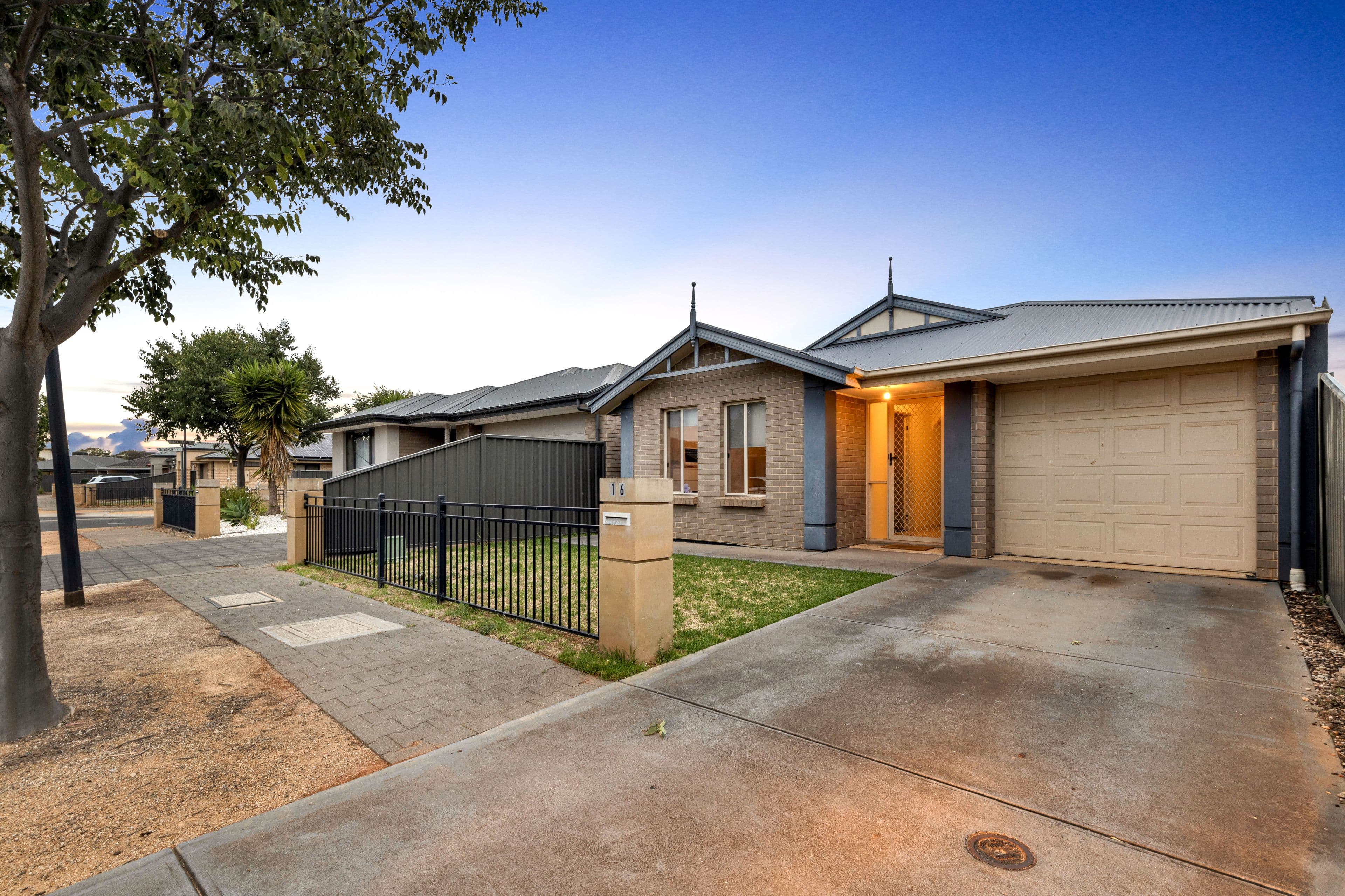 16 Semillon Crescent, Andrews Farm SA 5114, Andrews Farm - Thumbnail 2