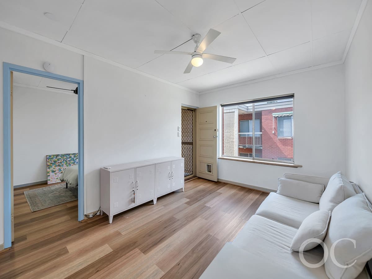 12/24 Carlisle Road, Westbourne Park - Thumbnail 4