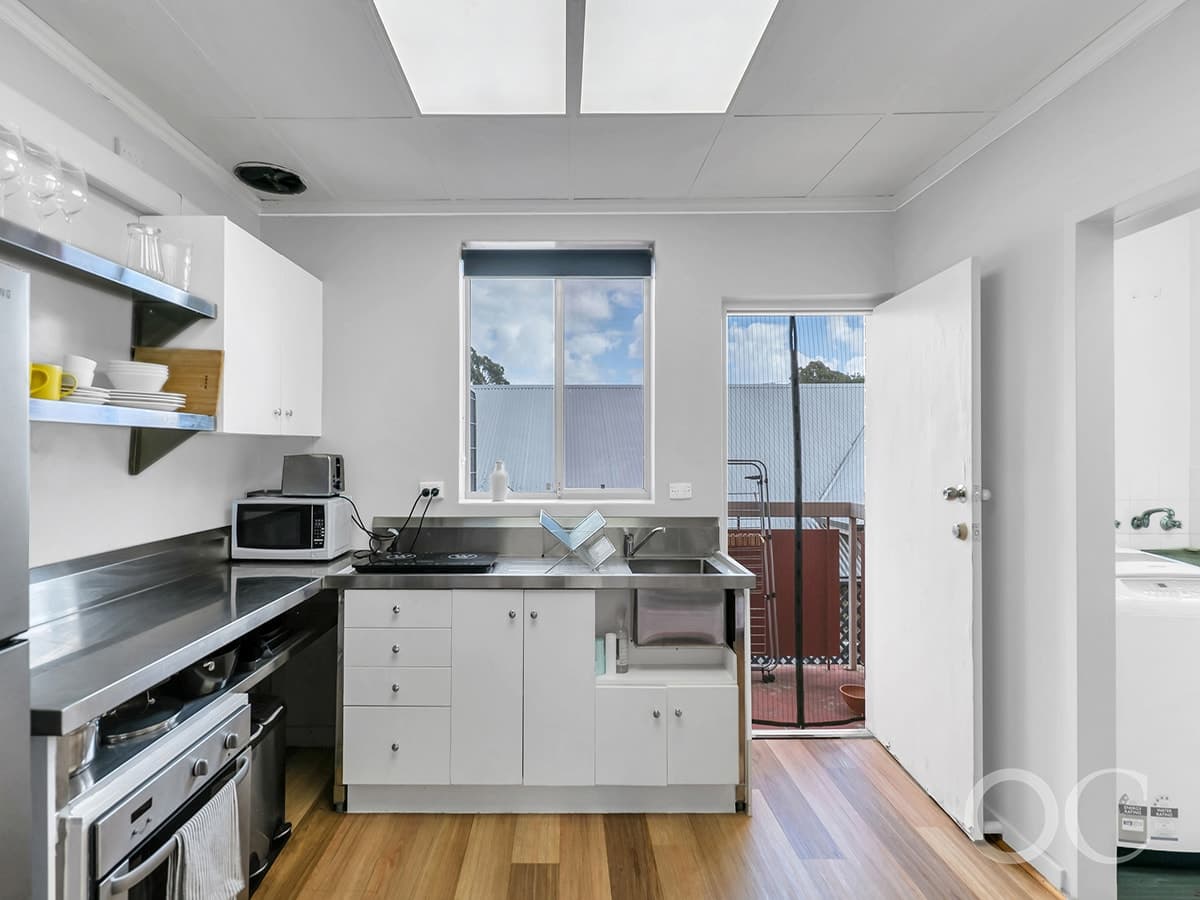12/24 Carlisle Road, Westbourne Park - Thumbnail 5