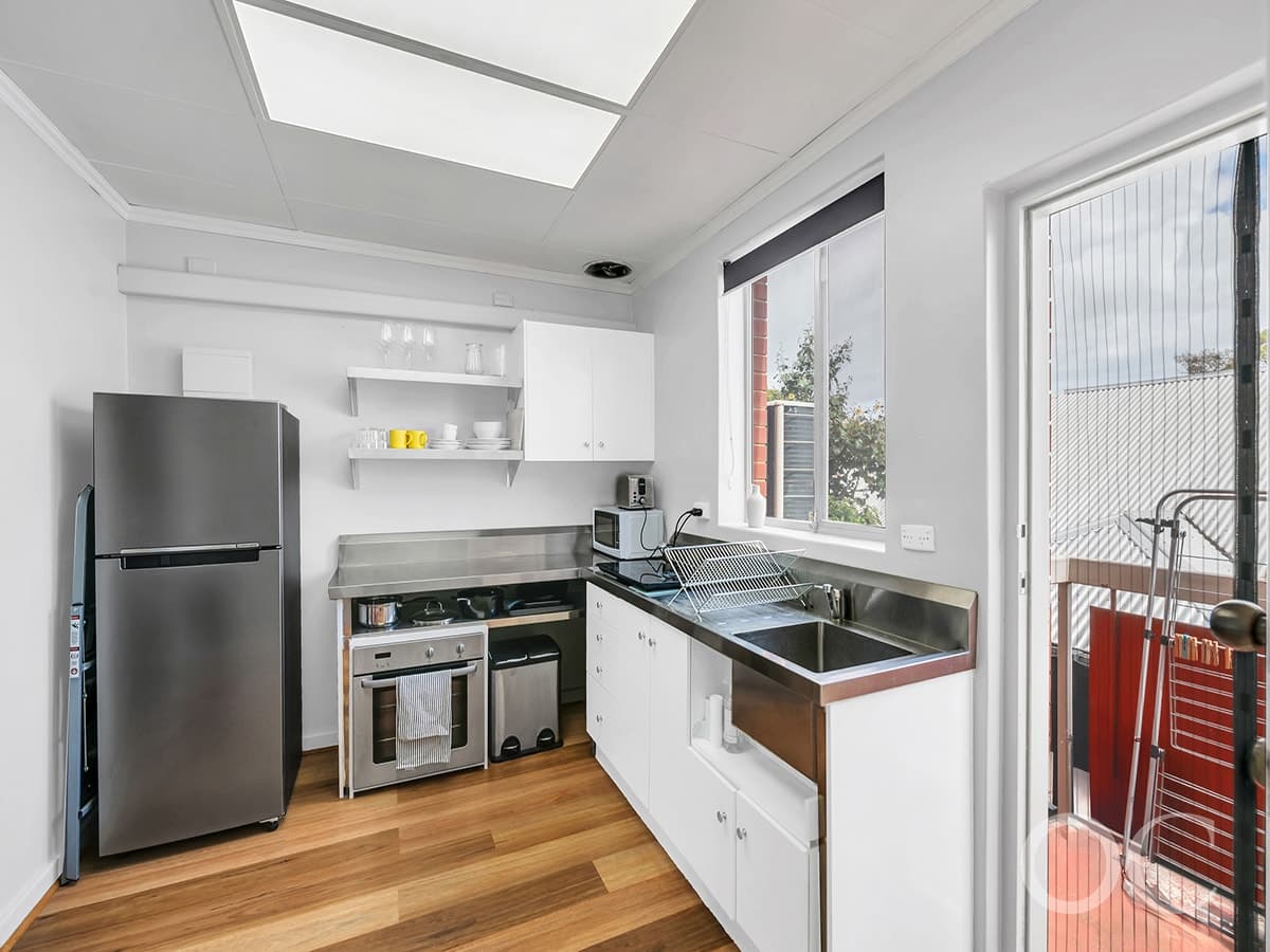 12/24 Carlisle Road, Westbourne Park - Thumbnail 6