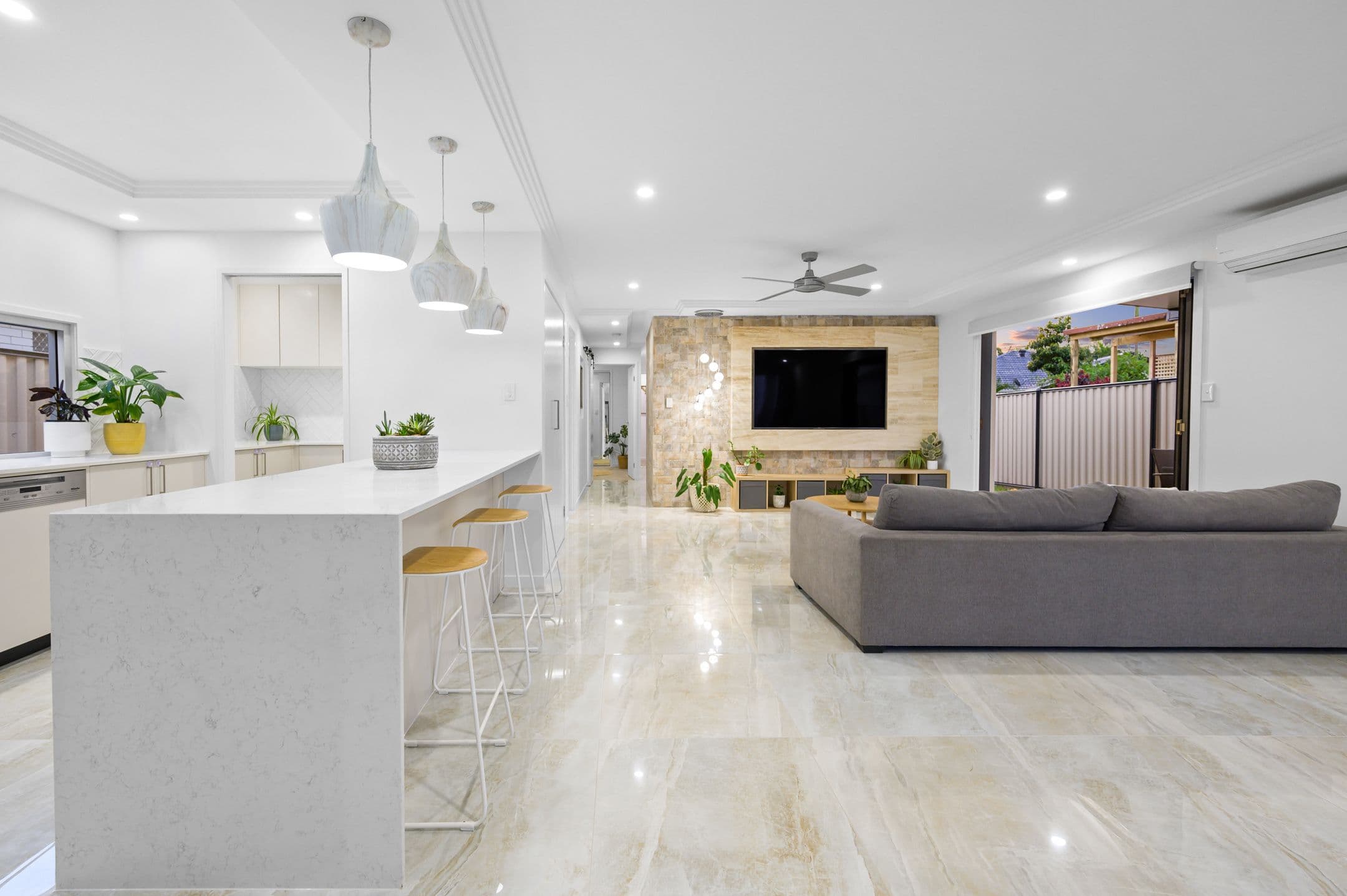 22 Medika Street, Runaway Bay QLD 4216, Runaway Bay - Thumbnail 6