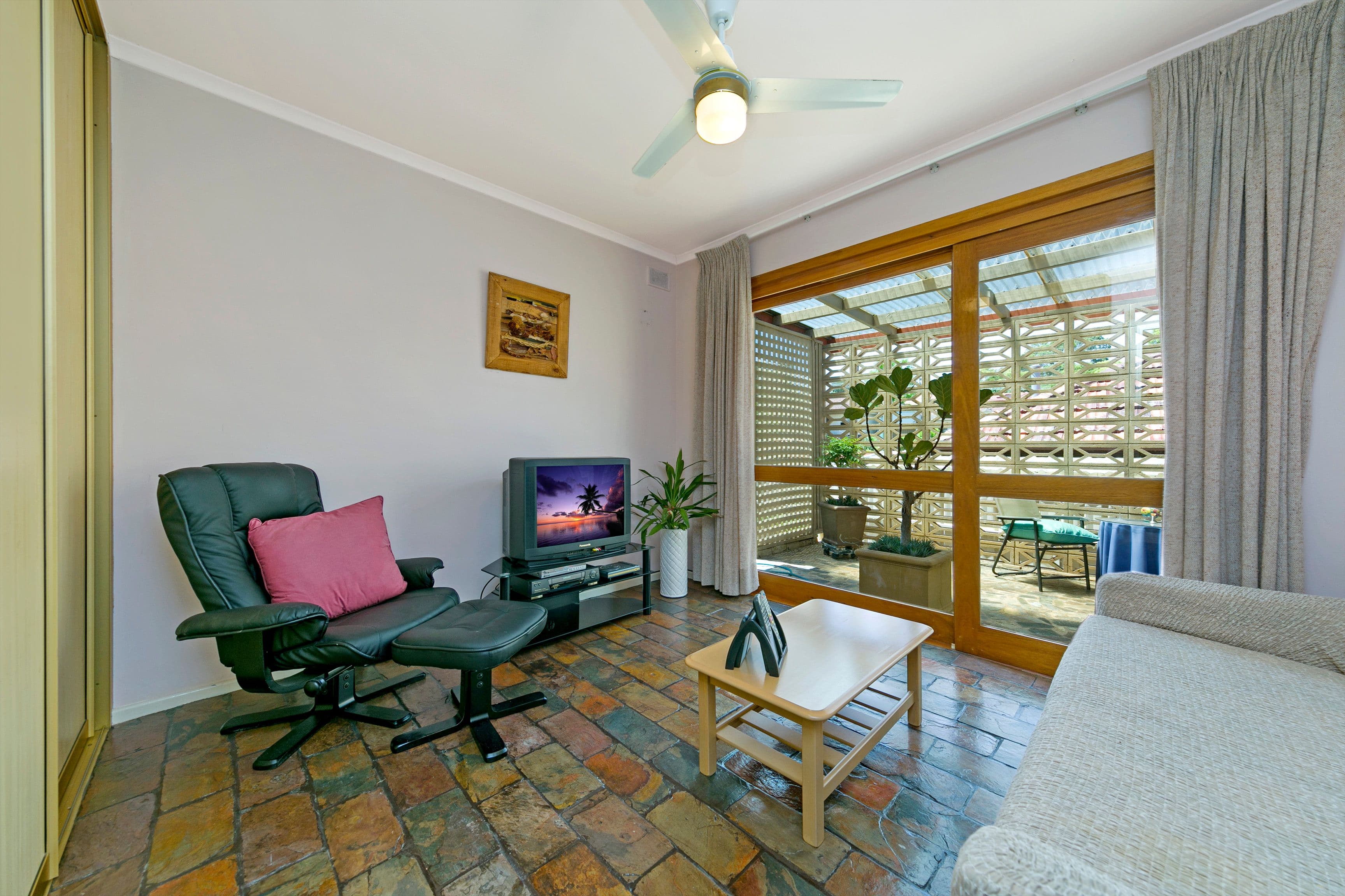 24 Kym Avenue, Valley View SA 5093, Valley View - Thumbnail 3