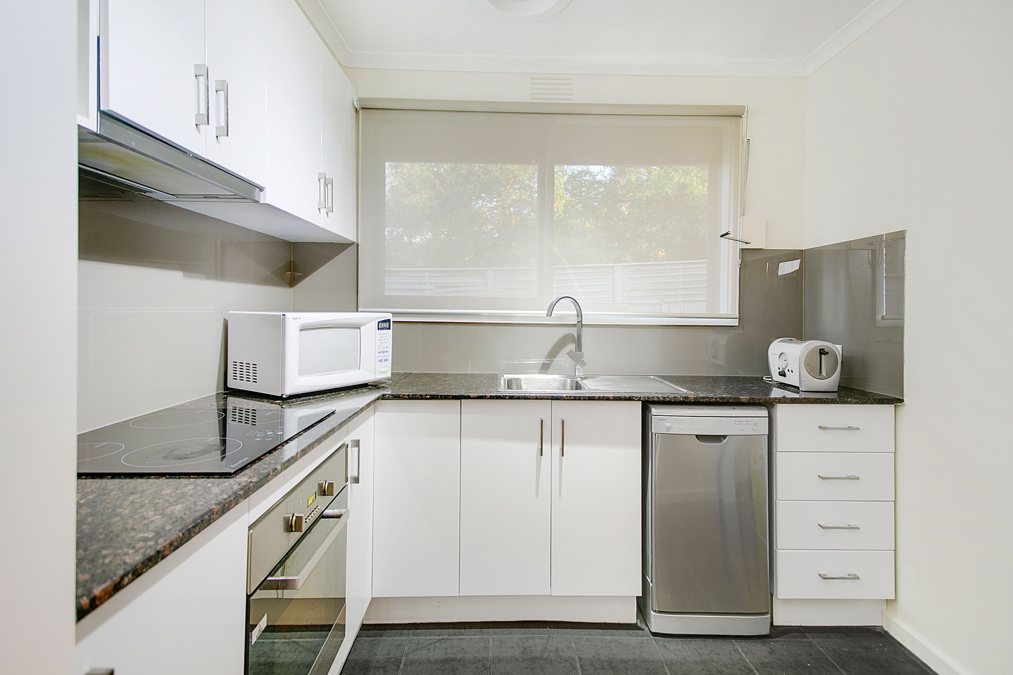 18 Hill Street, Frankston VIC 3199, Frankston - Thumbnail 2