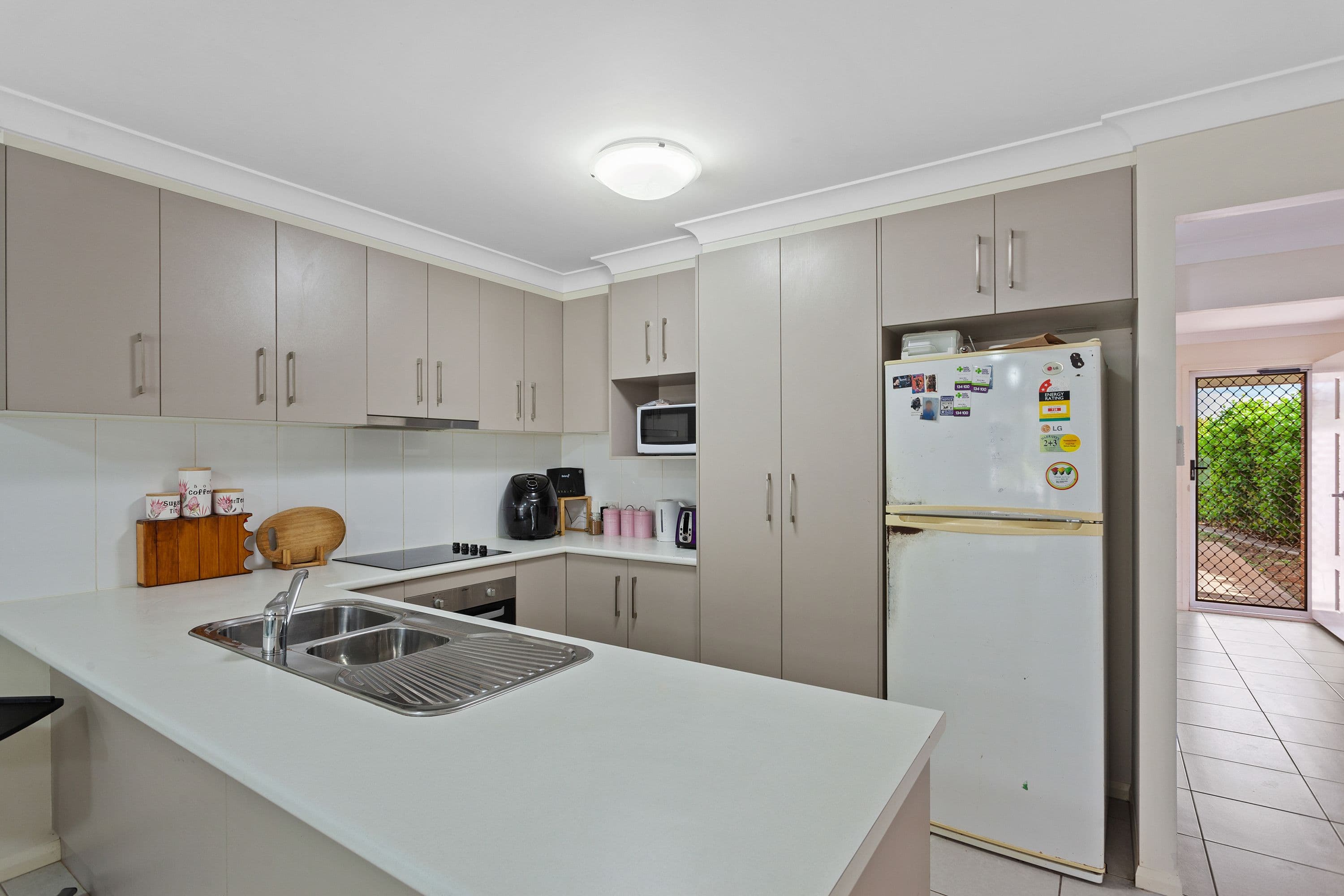 10 Chainey Court, Glenvale QLD 4350, Glenvale - Thumbnail 3