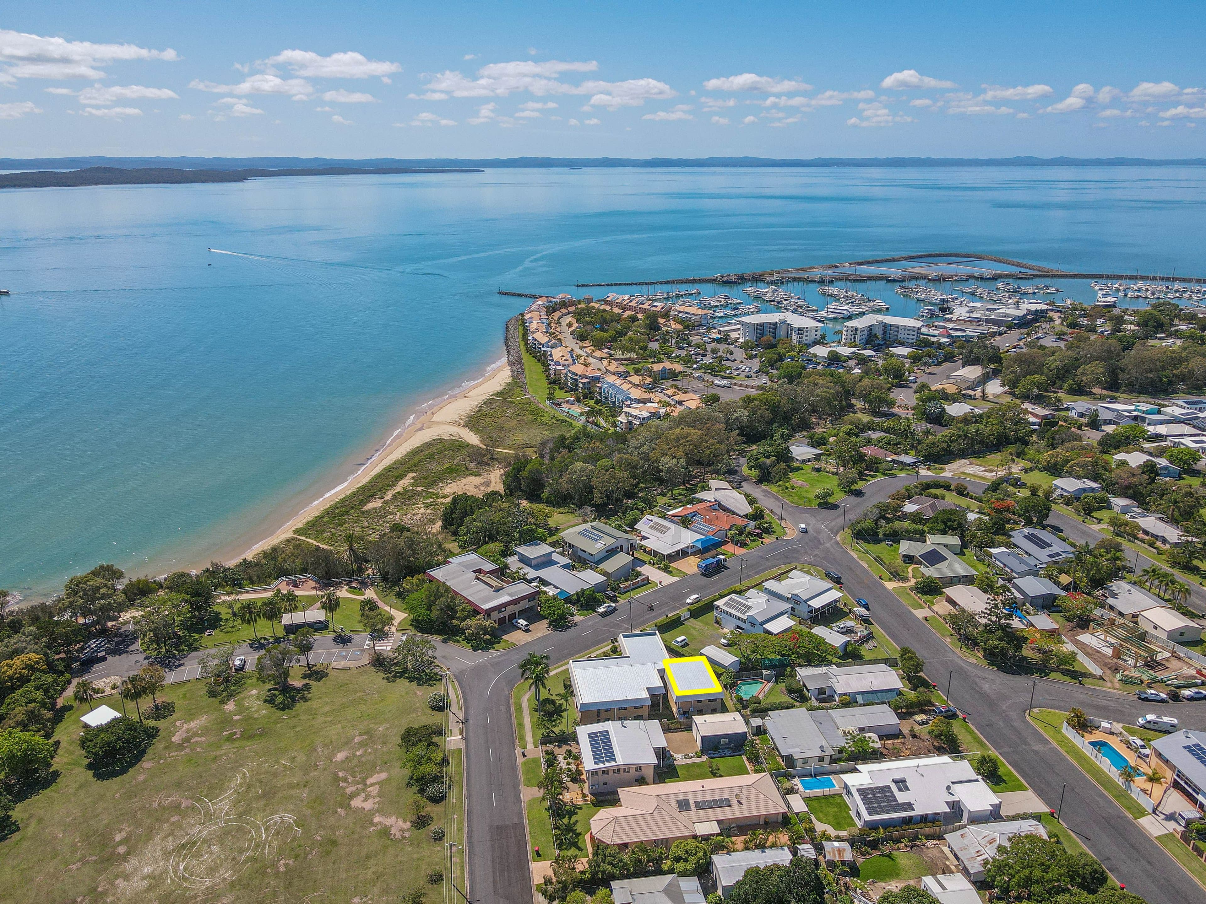 6 Dayman Street, Urangan QLD 4655, Urangan - Thumbnail 2