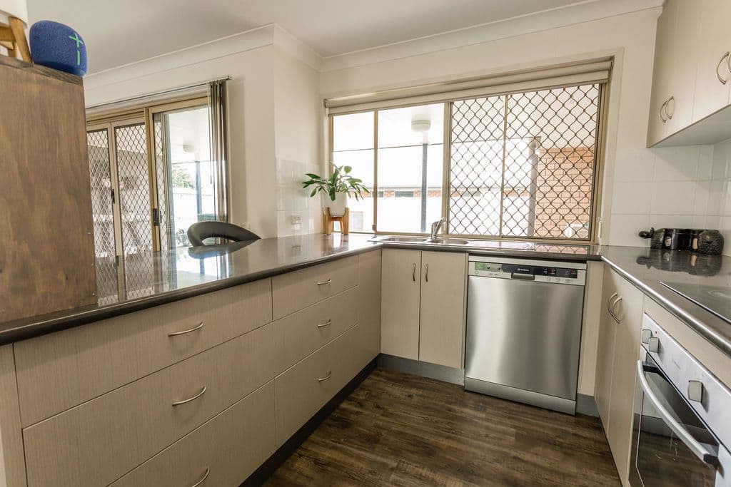 2 Vanessa Place, Emerald QLD 4720, Emerald - Thumbnail 5