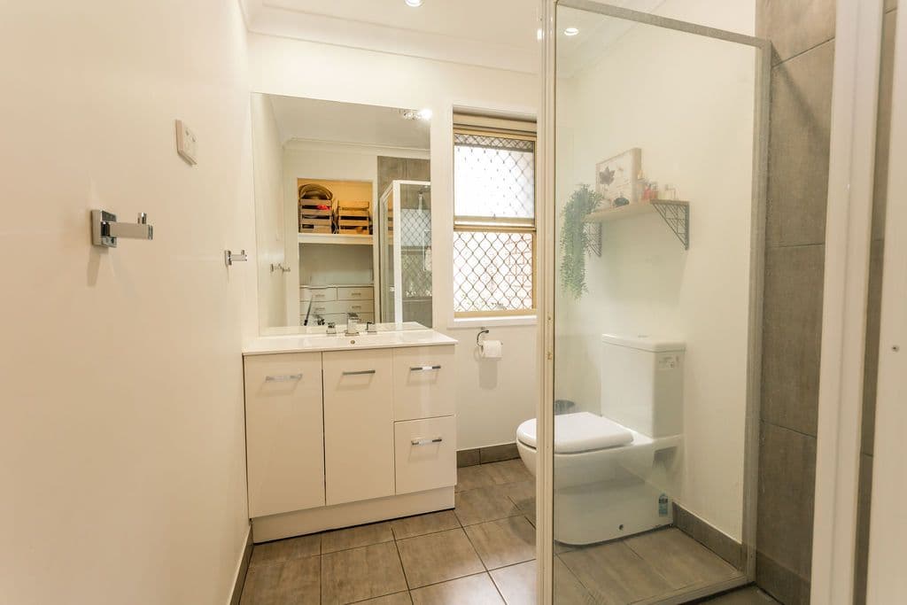 2 Vanessa Place, Emerald QLD 4720, Emerald - Thumbnail 8