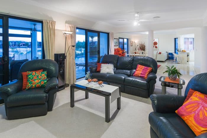 18 Sabrina Avenue, Helensvale QLD 4212, Helensvale - Thumbnail 5