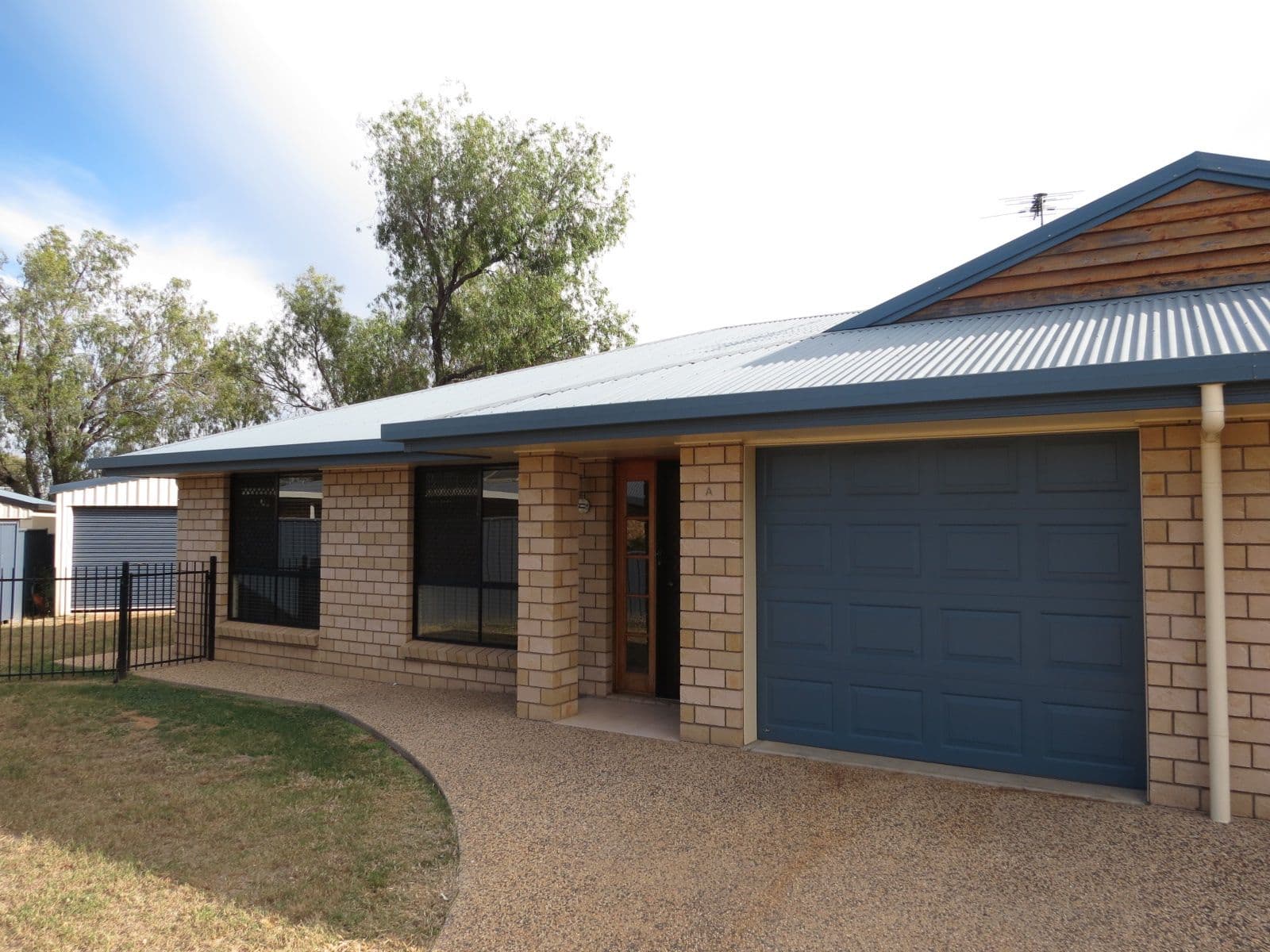 21A Vicki Close, Emerald QLD 4720, Emerald - Image 1