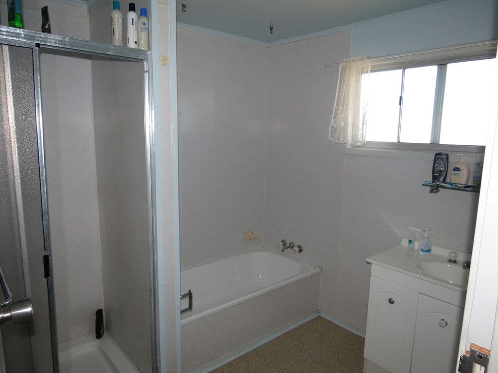 4 Mahogany Street, Blackwater QLD 4717, Blackwater - Thumbnail 8