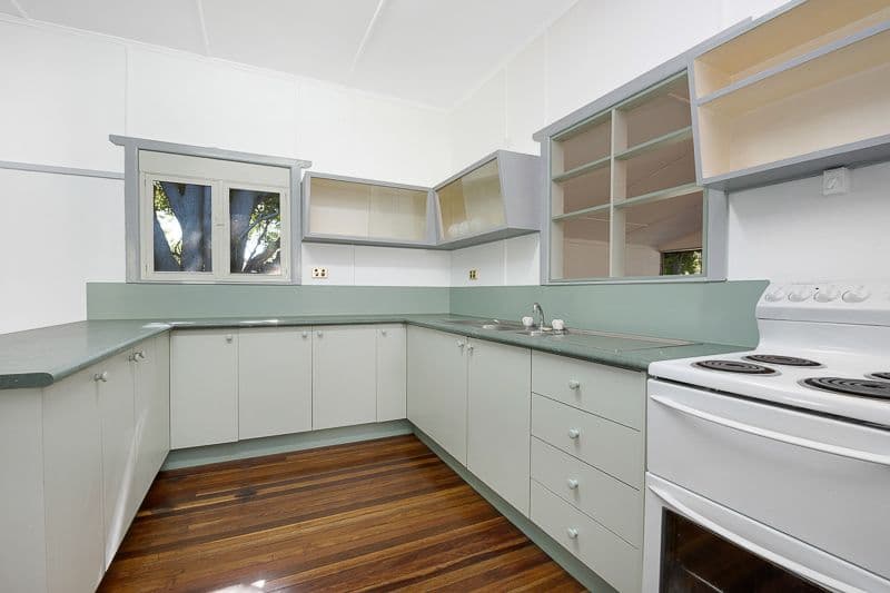 38 Gerald Avenue, CLONTARF QLD 4019, Clontarf - Thumbnail 2