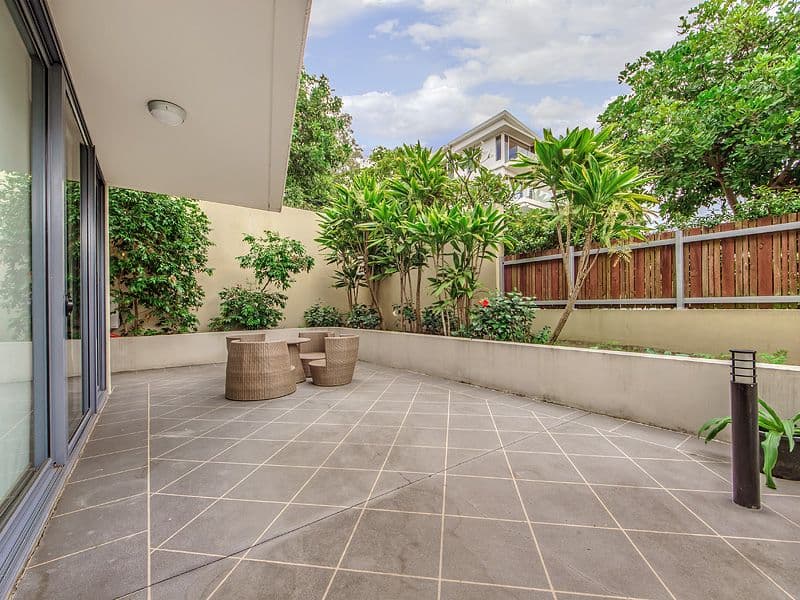  1 Ocean Street, BURLEIGH HEADS QLD 4220, Burleigh Heads - Thumbnail 2