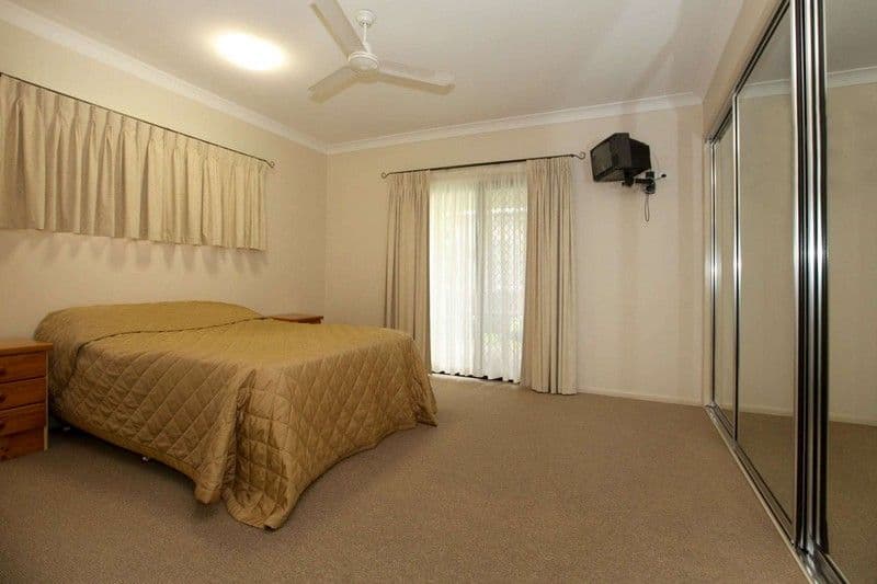 20 Knox Court, MOUNT LOUISA QLD 4814, Mount Louisa - Thumbnail 4
