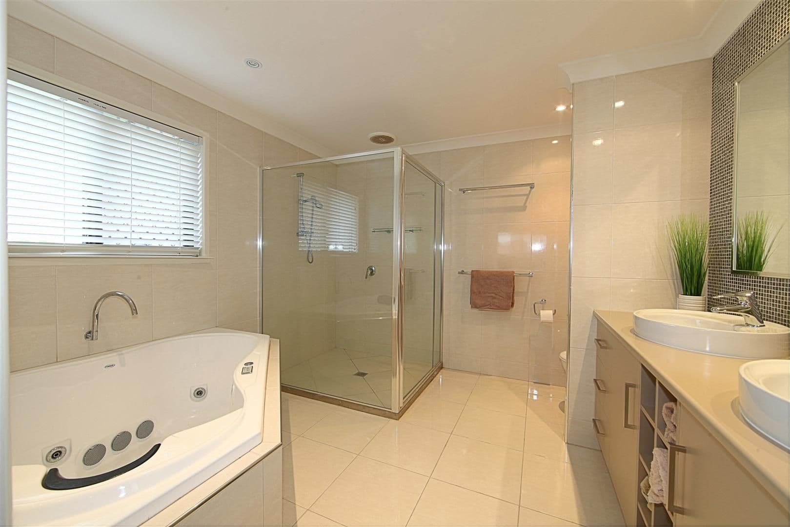 1 Serenity Drive, KALKIE QLD 4670, Kalkie - Thumbnail 3