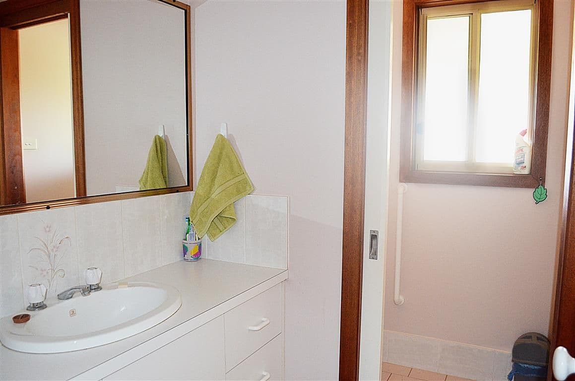 9 Camp Street, Adelong - Thumbnail 8