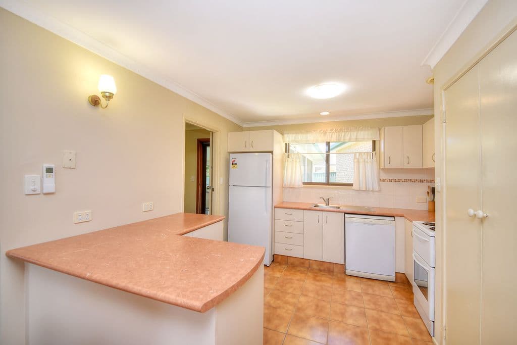 1 Ardlethan Court, Helensvale QLD 4212, Helensvale - Thumbnail 3