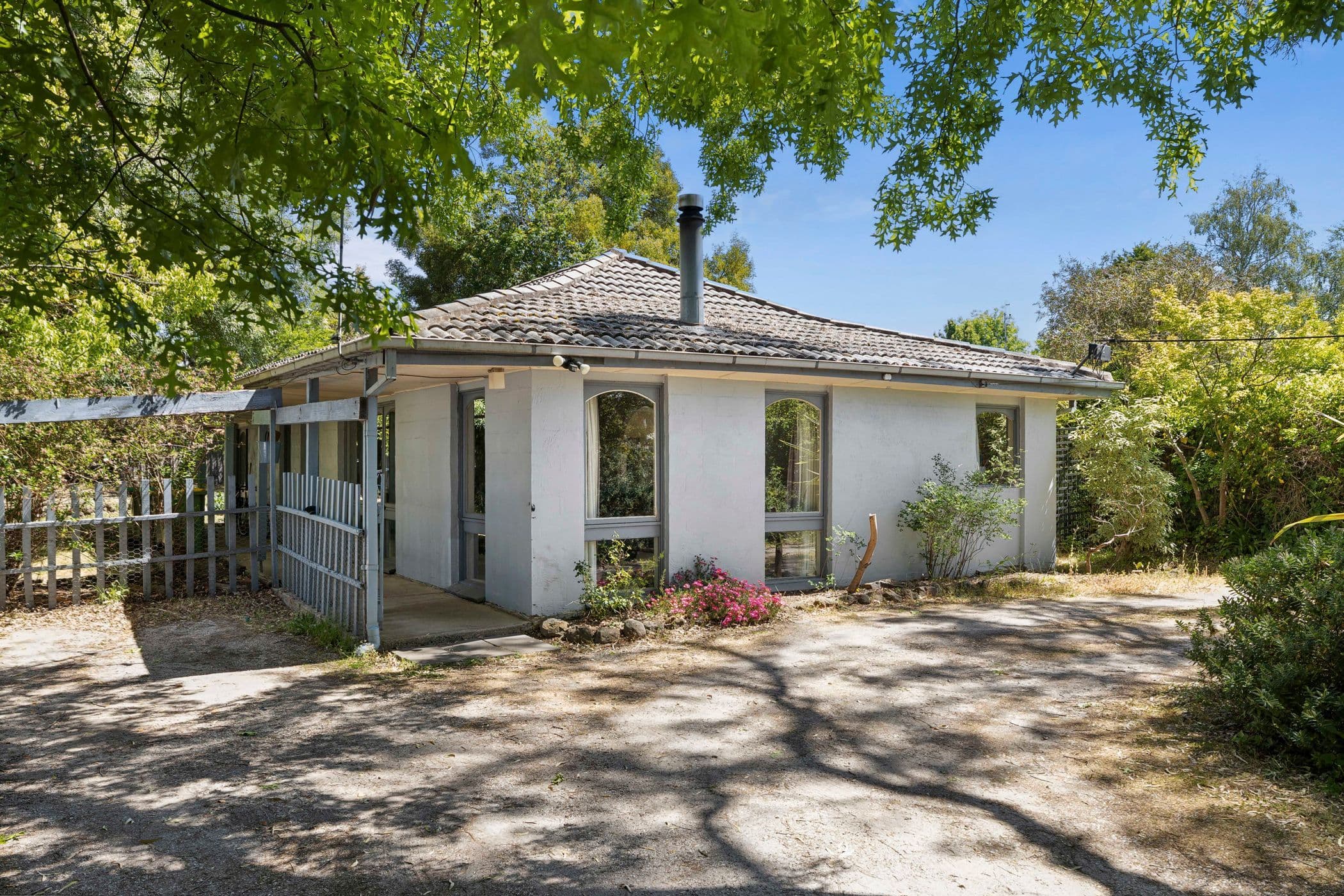 4 Russell Avenue, Woodend VIC 3442, Woodend - Image 1