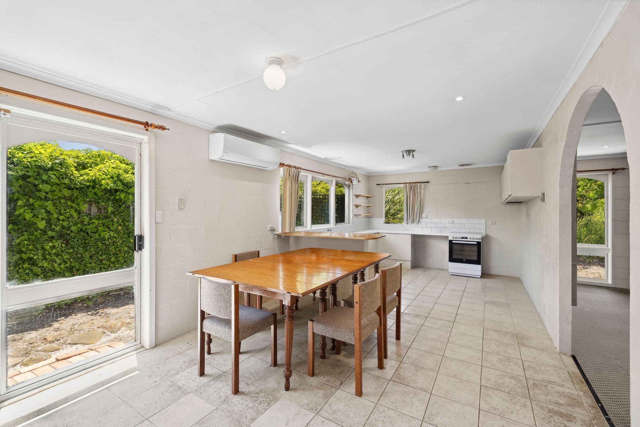 4 Russell Avenue, Woodend VIC 3442, Woodend - Thumbnail 3
