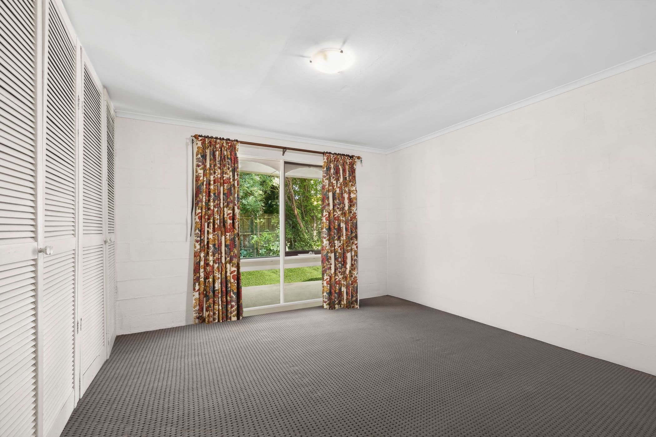 4 Russell Avenue, Woodend VIC 3442, Woodend - Thumbnail 4